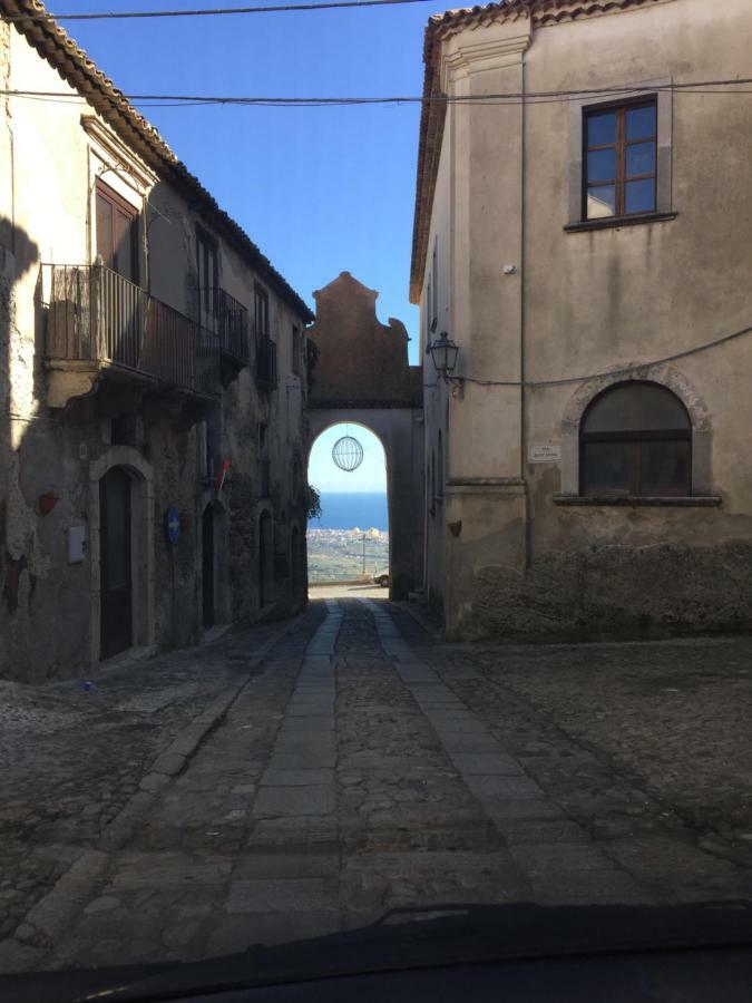 Villa La Casa Del Miele Di Borgo Carbone Locri Exterior foto