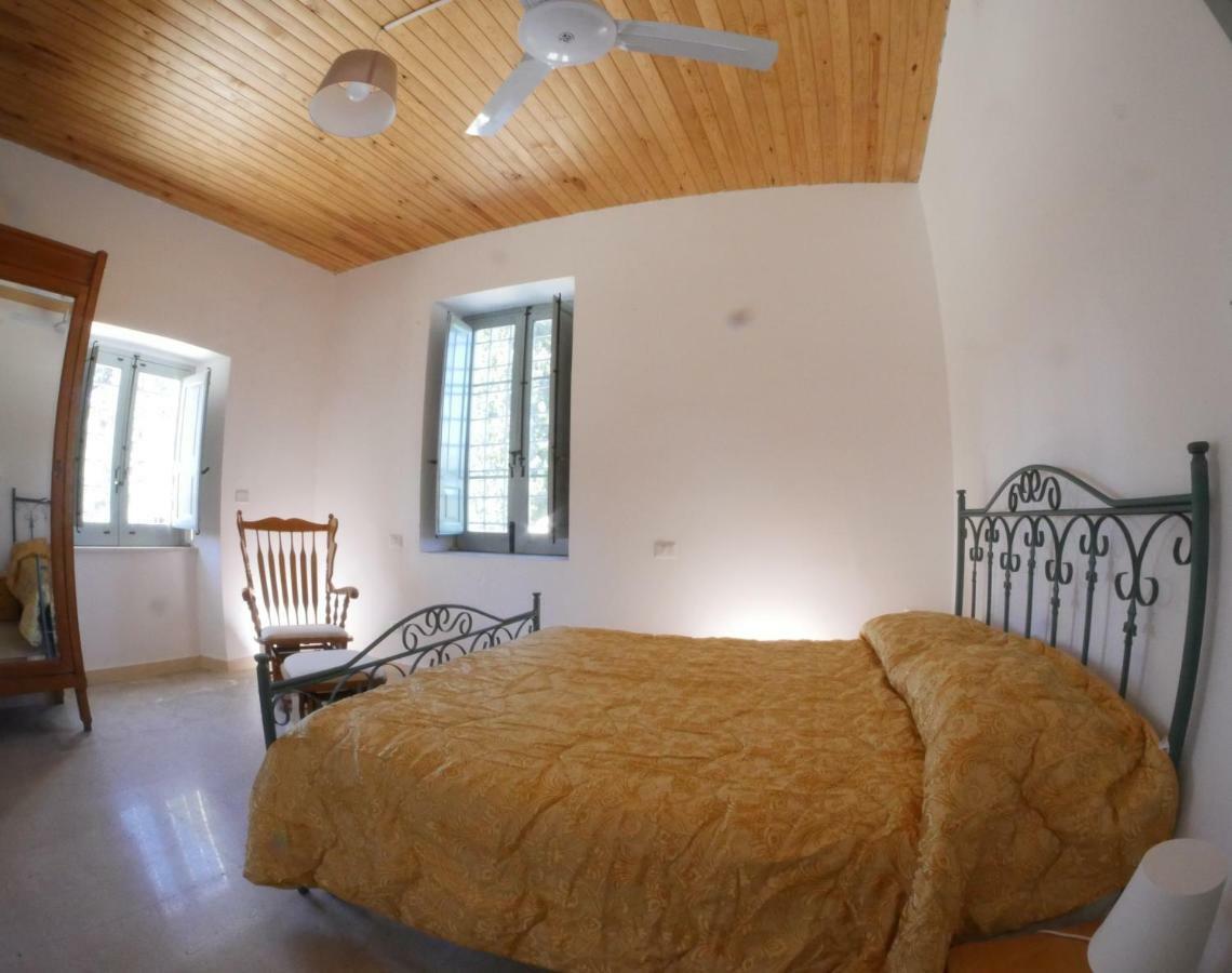 Villa La Casa Del Miele Di Borgo Carbone Locri Exterior foto