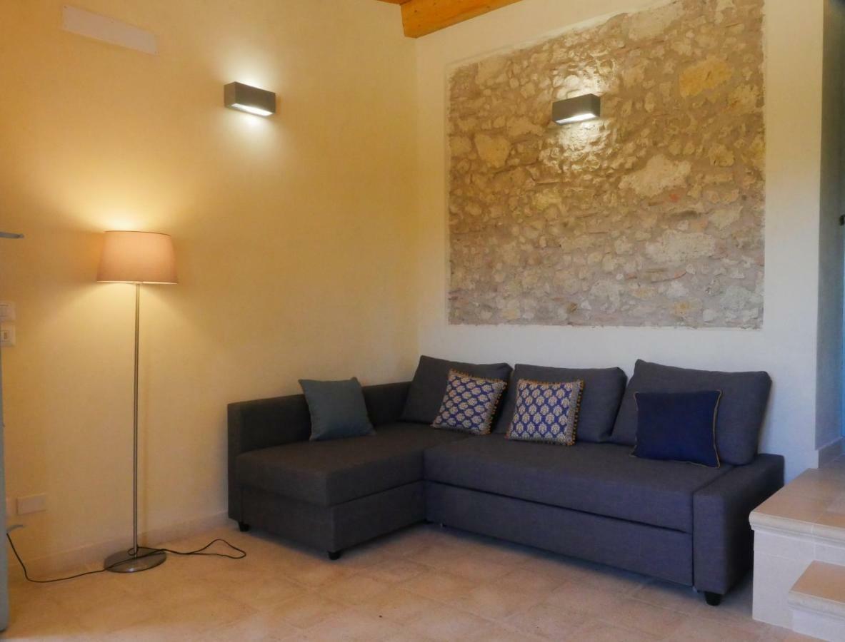 Villa La Casa Del Miele Di Borgo Carbone Locri Exterior foto